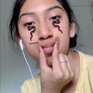 Meet your Posher, Jahira